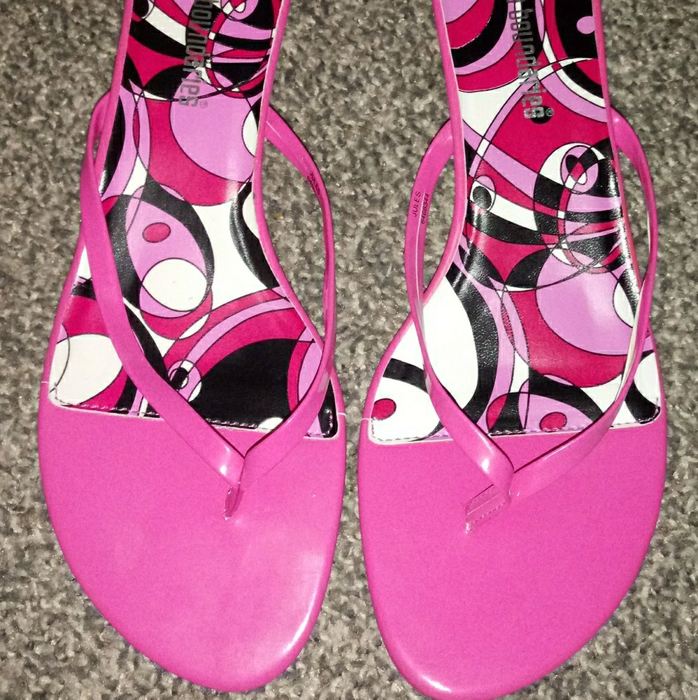 LADIES SIZE 8.5 PINK KITTEN HEEL SANDALS